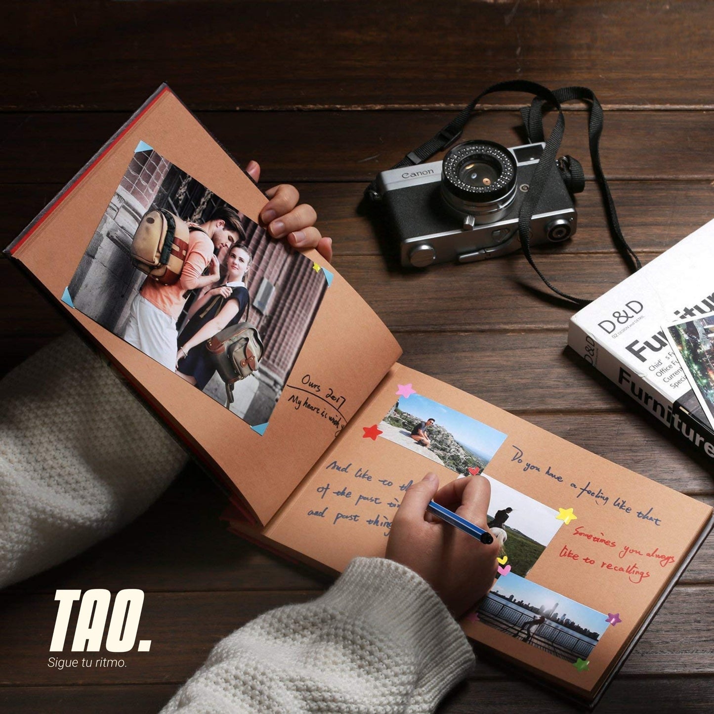 Album de UP "Our Adeventure Book" 📖📸🎈
